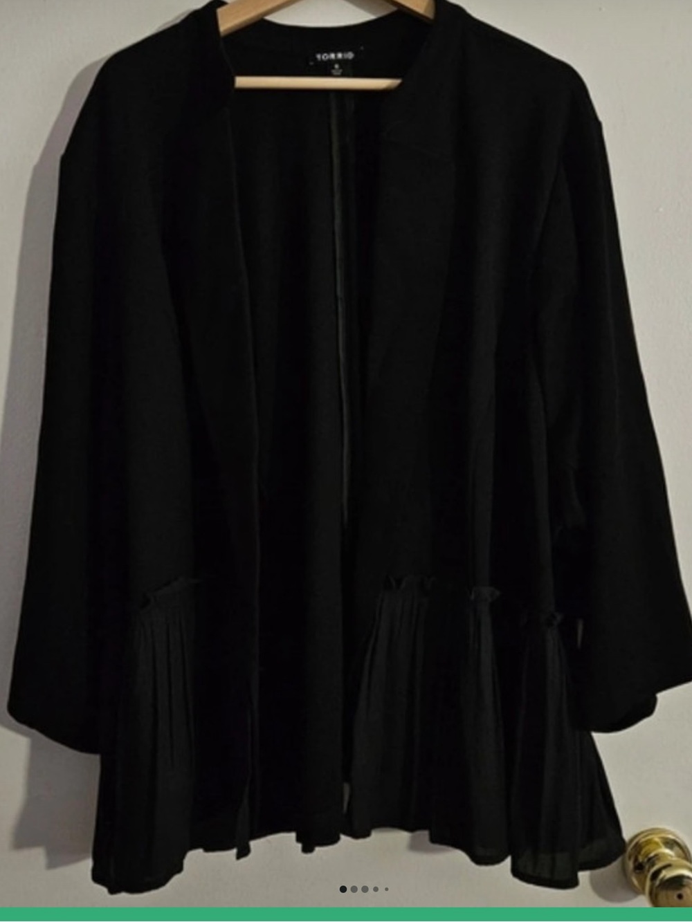 “Pre-Owned”  Great Condition!  Torrid Size 6 Black Cardigan Blazer.  Open Front